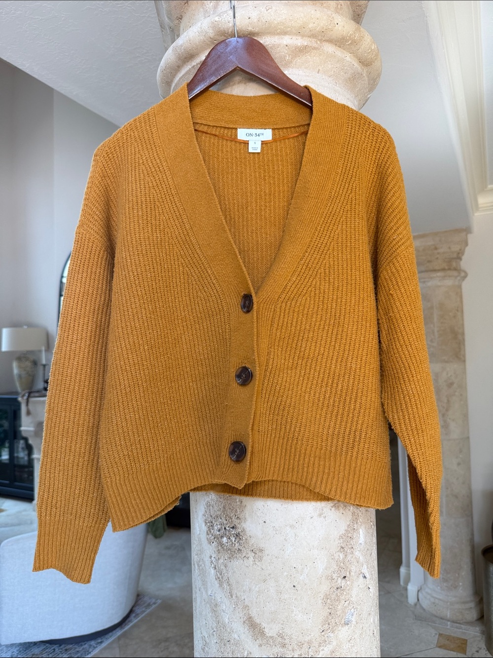 ON/S⋯ Mustard Ribbed V-Neck Button-Front Cardigan Sz Small